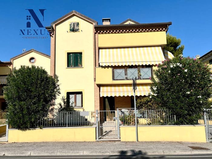 Appartamento trilocale in vendita in Viale della Murata, Centro, Corinaldo