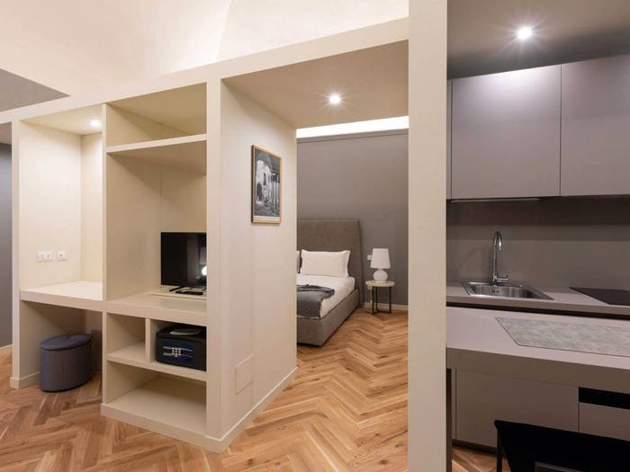 Appartamento con 5 locali in vendita in Strada Ospizi Civili, Centro Storico, Parma
