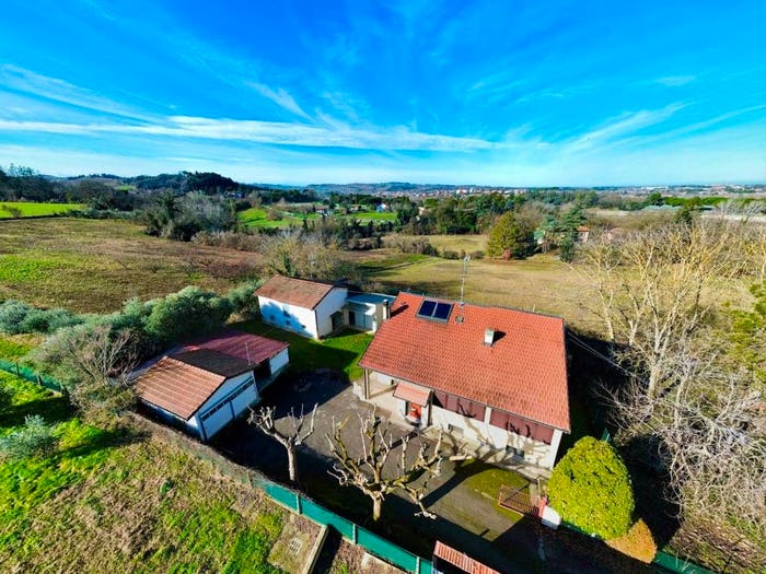 Casa con 6 locali in vendita in Via Pediano, Tre Monti, Imola