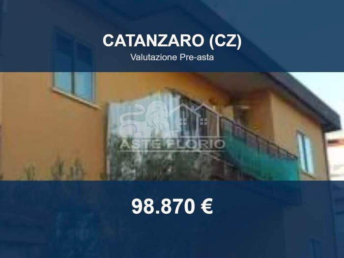 Appartamento con 6 locali in vendita in Via Nicola Lombardi null, Mater Domini De Filippis Cavita Gagliano, Catanzaro