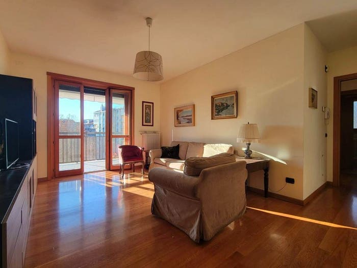Appartamento trilocale in vendita in Via Monte Generoso, Certosa, Milano