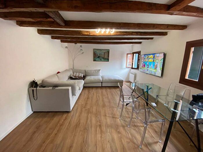 Appartamento trilocale in vendita in Salizada San Francesco, San Francesco della Vigna, Venezia