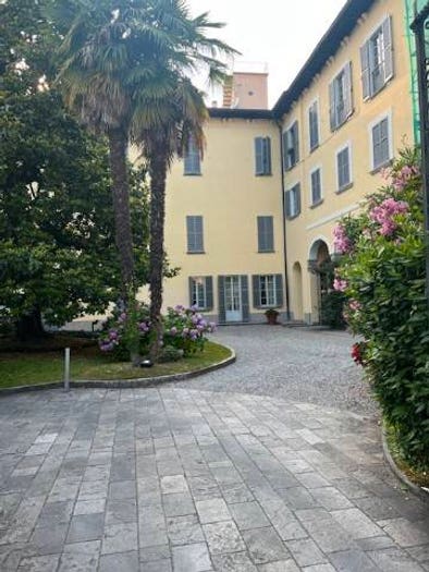 Appartamento con 5 locali in vendita in Via Sant'Ambrogio, Centro, Merate