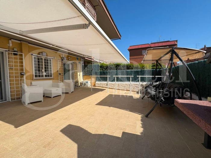 Appartamento trilocale in vendita in via Luigi Settembrini, Santa Maria delle Mole, Marino