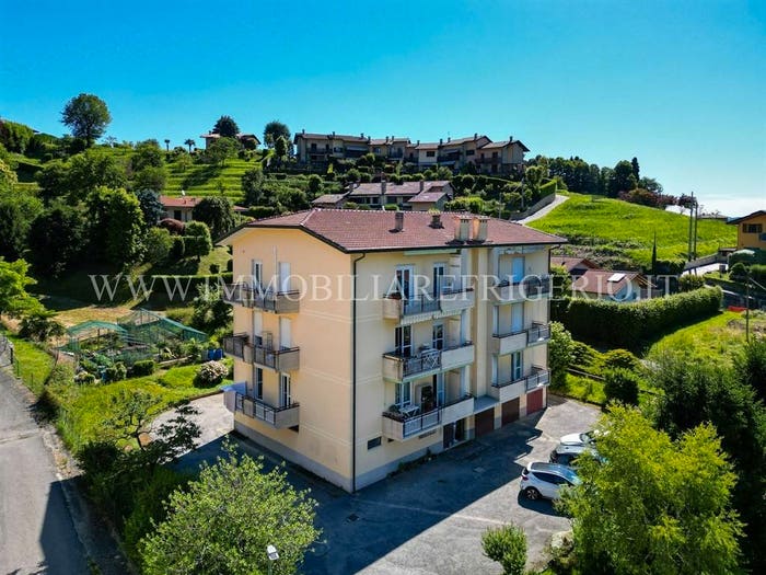 Appartamento quadrilocale in vendita in via Giosuè Carducci, Centro, Pontida