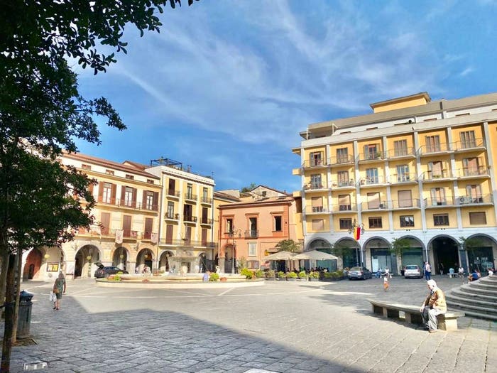 Appartamento con 5 locali in vendita in Piazza Vittorio Emanuele III, Centro, Cava de' Tirreni