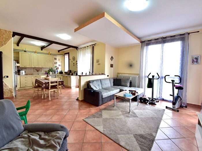 Appartamento quadrilocale in vendita in Via Paladina, Centro, Nerviano