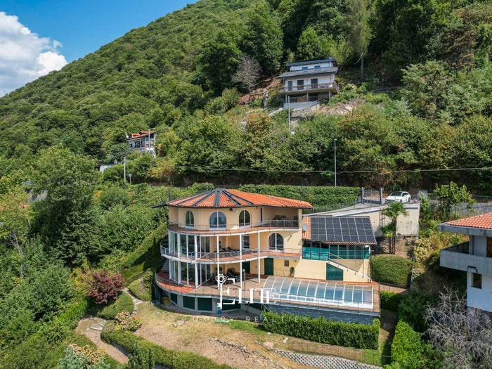 Casa con 6 locali in vendita in Via Battaglione Alpini, Centro, Bee