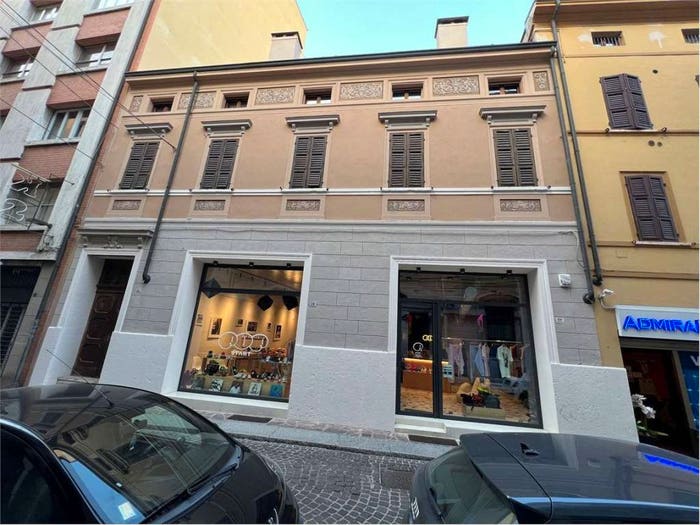 Appartamento con 6 locali in vendita in via Grazioli, Centro, Mantova
