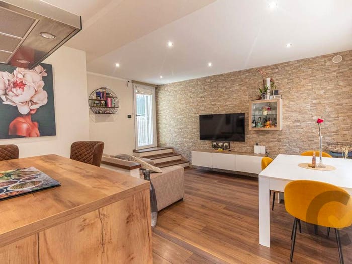 Casa con 6 locali in vendita in Via Sivo, Centro, Castelletto Sopra Ticino