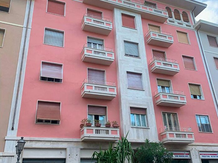 Appartamento trilocale in vendita in Corso Italia, Centro, Bordighera