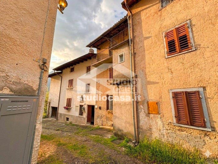Appartamento con 5 locali in vendita in Vallarsa