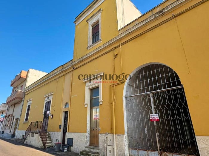 Casa con 6 locali in vendita in Via Dante, Arnesano