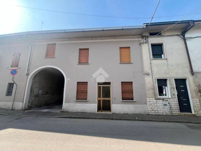 Casa bilocale in vendita in Via Liberazione, Centro, Verolavecchia