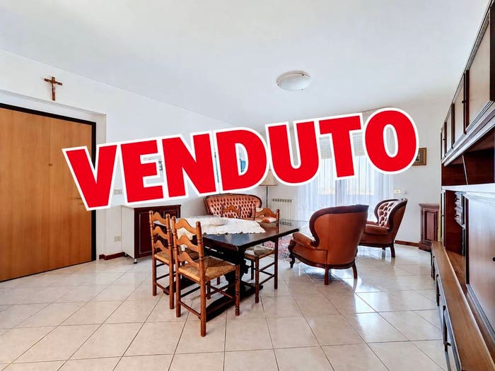 Appartamento con 6 locali in vendita in Via Papa Giovanni XXIII A, Centro, Castelfidardo