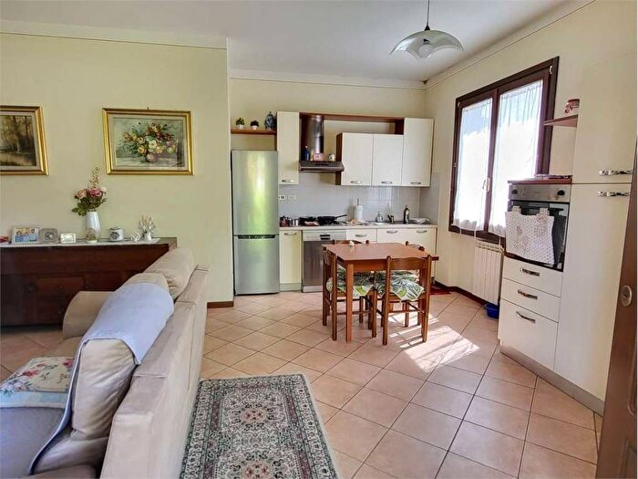 Appartamento con 5 locali in vendita in Via Jurij Gagarin, Centro, Monsummano Terme