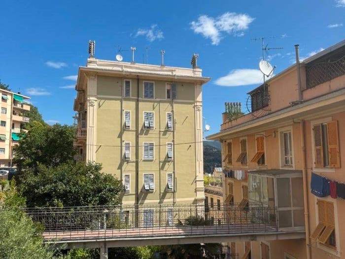 Appartamento trilocale in vendita in Via Antonio Burlando, Castelletto, Genova