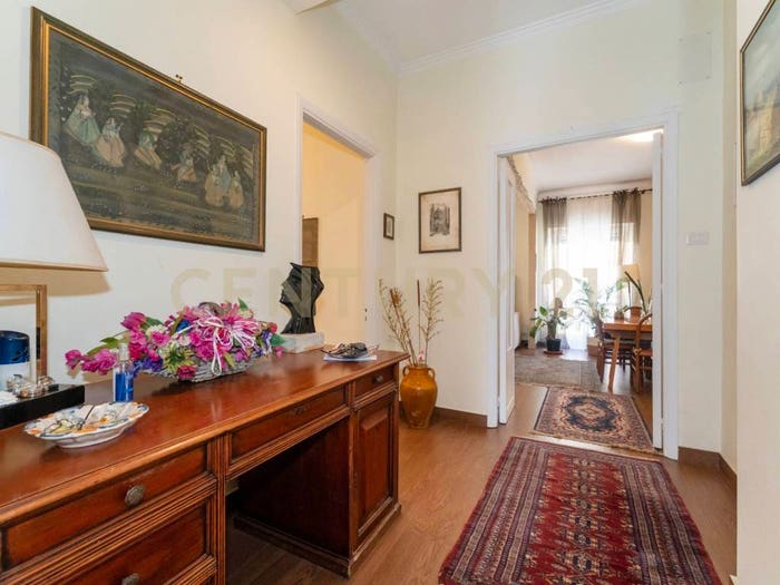 Appartamento con 6 locali in vendita in Via Genova, Province Veneto, Catania