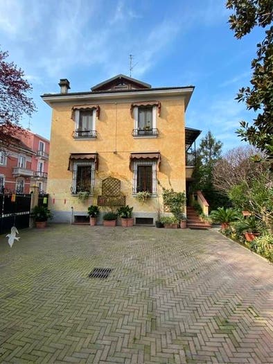 Casa con 6 locali in vendita in Via Giovanni da Verrazzano, Crescenzago, Milano