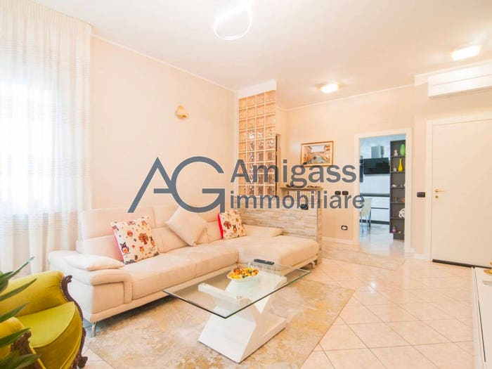 Casa con 5 locali in vendita in Via Trieste, Bonate Sopra