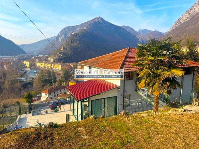 Casa con 6 locali in vendita in Via Cesare Battisti, Vobarno