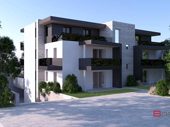 Appartamento quadrilocale in vendita in Via Dalmazia, Feletto Umberto, Tavagnacco
