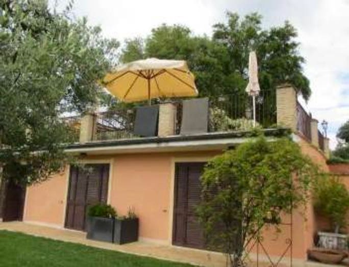 Casa con 6 locali in vendita in Via Moncocitto, Cepagatti