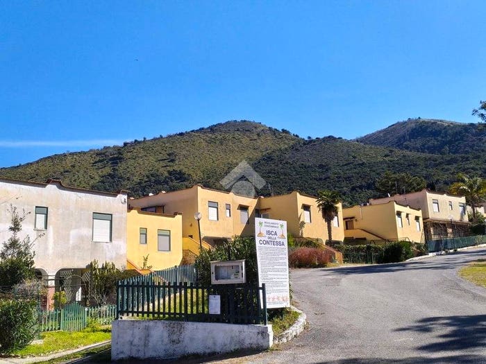 Appartamento bilocale in vendita in Isca della contessa, Camerota
