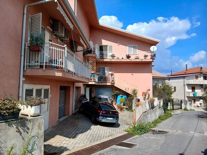 Appartamento con 5 locali in vendita in Via Giuseppe Parini, Marano Marchesato