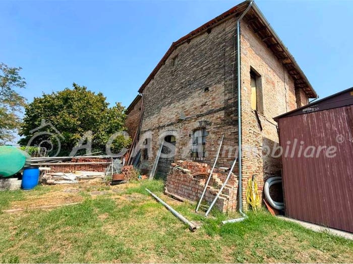 Casa con 6 locali in vendita in Via Costa, Felino