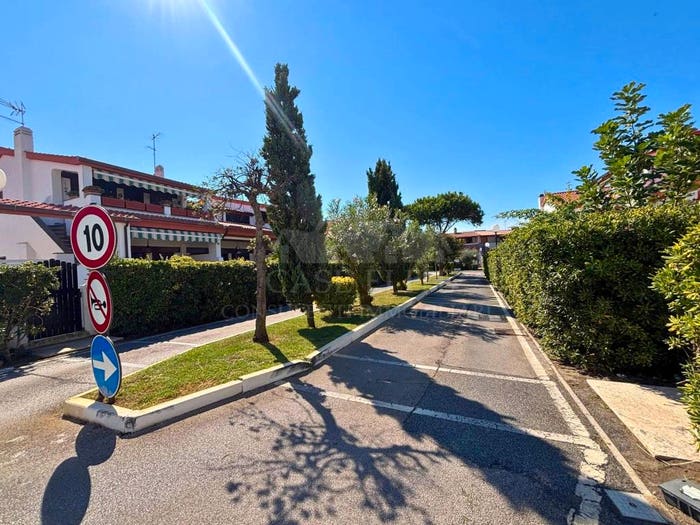 Appartamento trilocale in vendita in Lungomare Tor San Lorenzo, Lido dei Coralli Sabbiedoro, Ardea