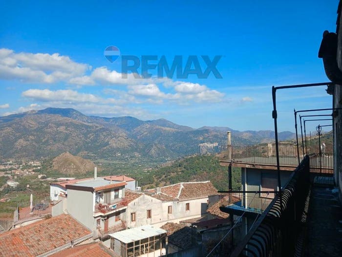 Casa con 6 locali in vendita in Via Savoia, Centro, Castiglione di Sicilia