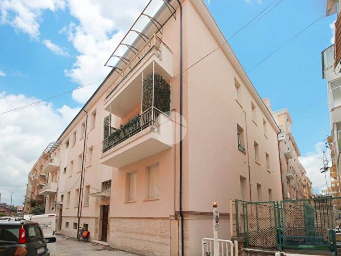 Appartamento quadrilocale in vendita in Via Luigi Vinciguerra, Centro, Teramo