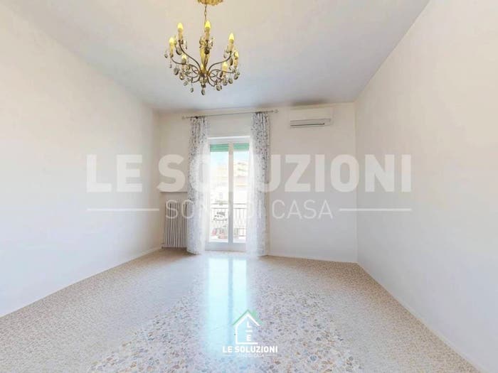 Appartamento trilocale in vendita in Via Custoza, Putignano