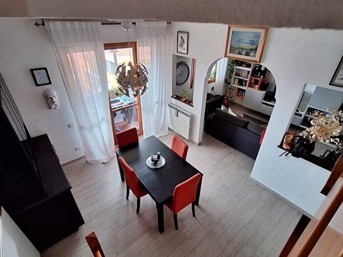 Appartamento con 5 locali in vendita in Terminetto Migliarina, Viareggio