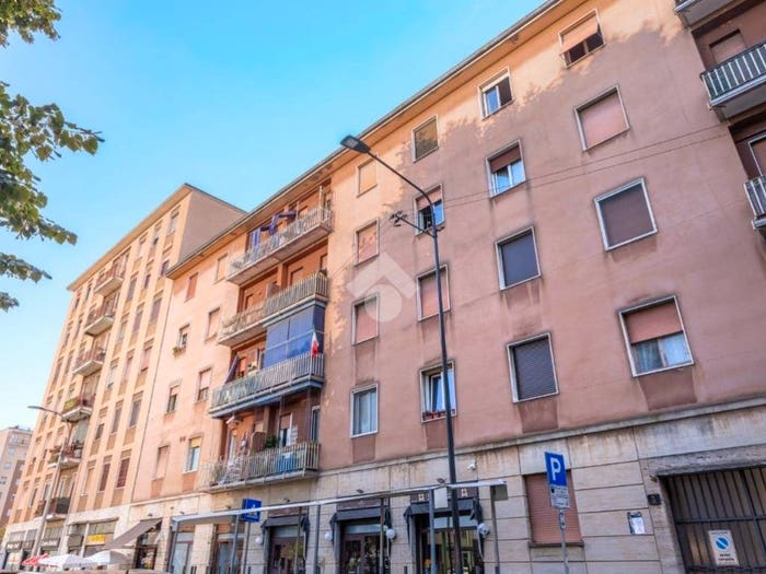 Appartamento trilocale in vendita in Piazza Nizza, Dergano, Milano