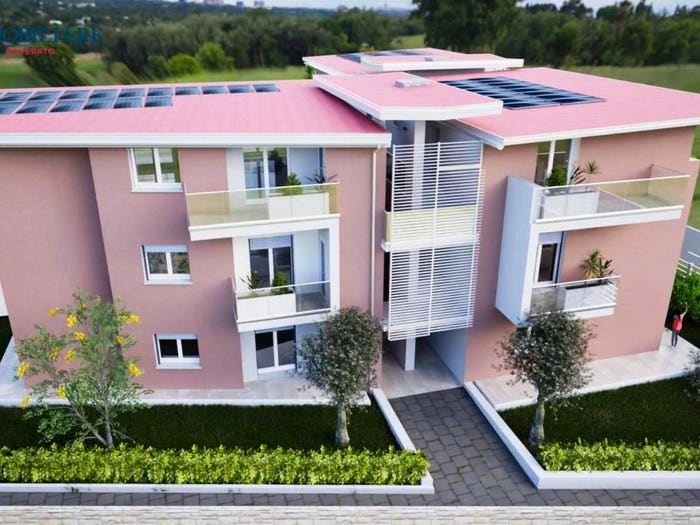 Appartamento quadrilocale in vendita in Via della Repubblica, Montepaone Lido, Montepaone