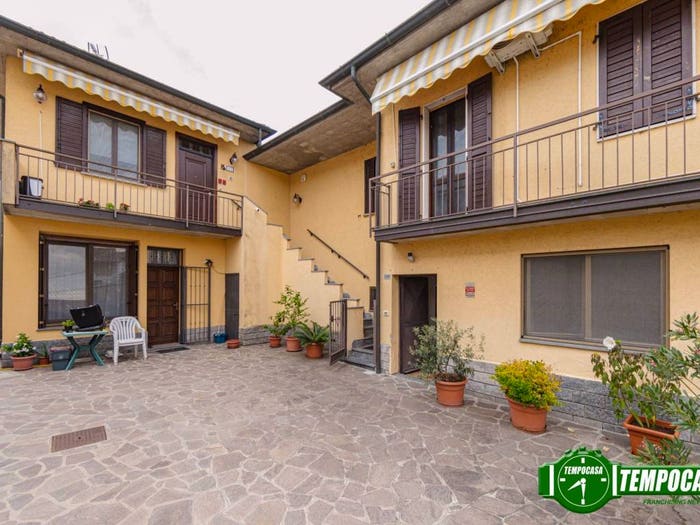 Appartamento trilocale in vendita in Via Roma, Magherno