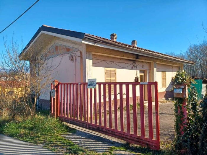 Casa trilocale in vendita in via Le Rase, Le Rase Vetiche, Frosinone