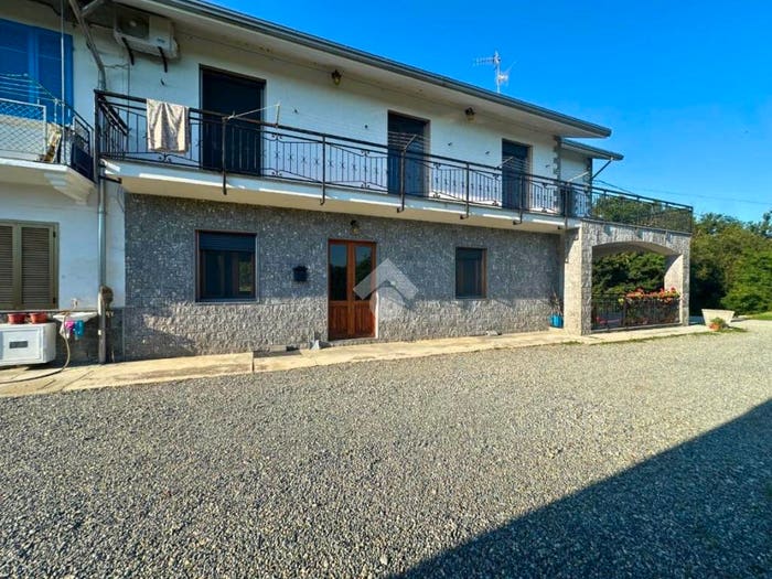 Casa con 6 locali in vendita in Cascina rossa, Centro, Carisio