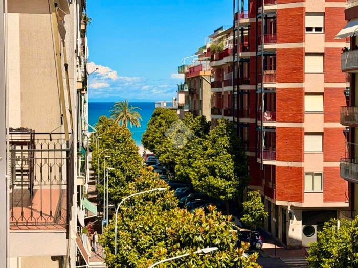 Appartamento con 5 locali in vendita in Via nazario sauro, Centro, Albenga
