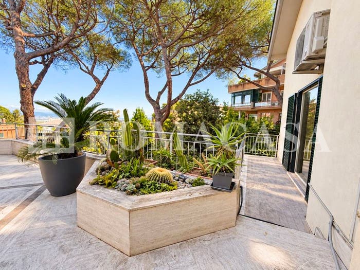 Casa con 6 locali in vendita in Viale Cortina d'Ampezzo, Cortina d'Ampezzo, Roma