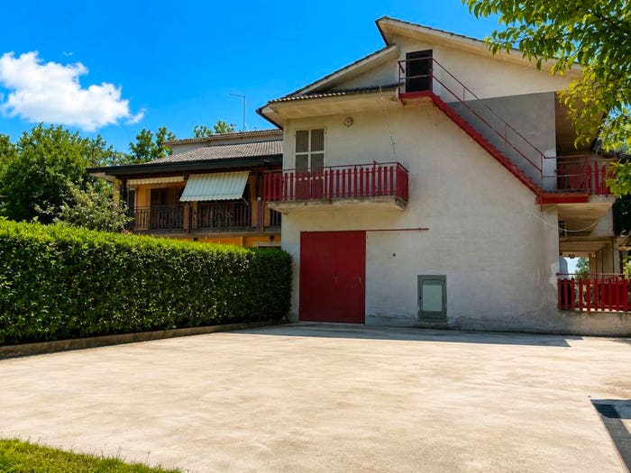 Casa con 5 locali in vendita in Via Cavariccio, Alatri
