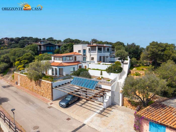 Casa con 6 locali in vendita in Via Mandrolisai, Porto San Paolo, Loiri Porto San Paolo