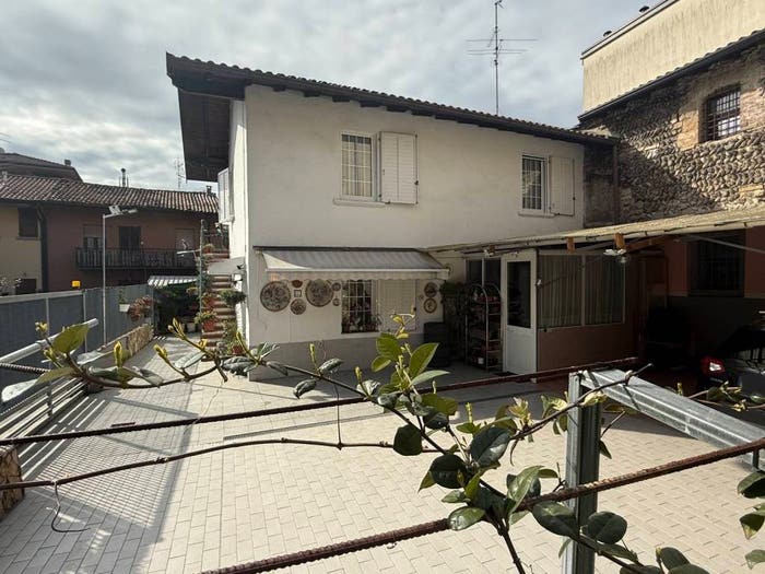 Casa quadrilocale in vendita in Via Roma, Azzano San Paolo