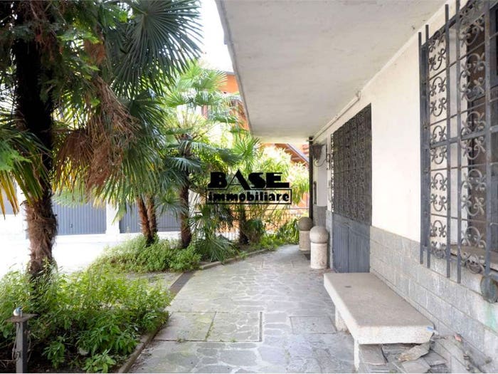 Casa con 6 locali in vendita in Via Contrada Spiazzetto, Centro, Casnate con Bernate