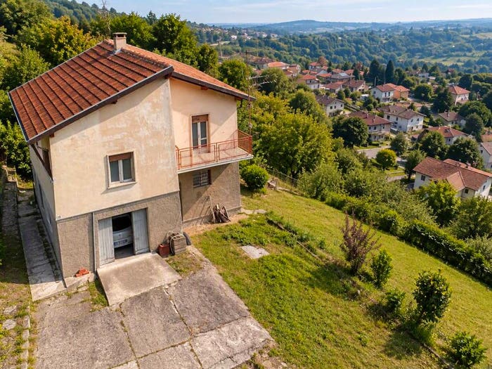 Casa trilocale in vendita in Via Cavour, Lozza