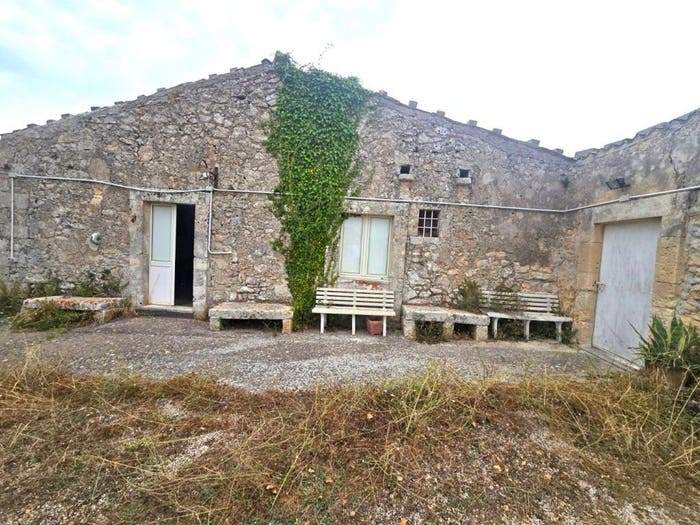 Casa quadrilocale in vendita in contrada mezzo gregorio snc, Noto