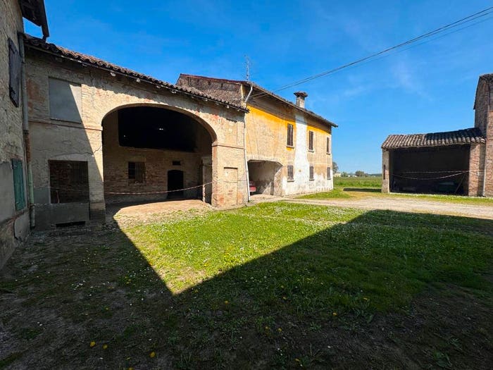 Casa con 6 locali in vendita in Strada Dani Maestà, Baganzola Aeroporto, Parma