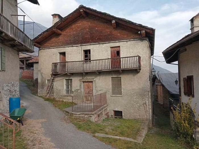 Casa con 6 locali in vendita in Frazione champretavy, SaintPierre